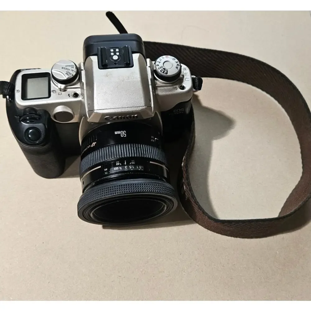 Canon EOS Elan II 35mm SLR Film Camera w/ EF 50mm f/1.4 USM Lens + Strap